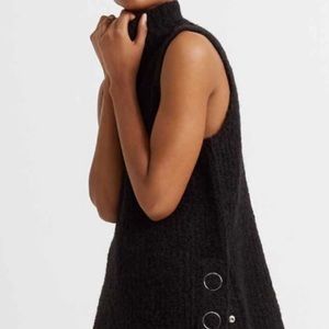 Club Monaco Sleeveless Turtle Chandails Sweater